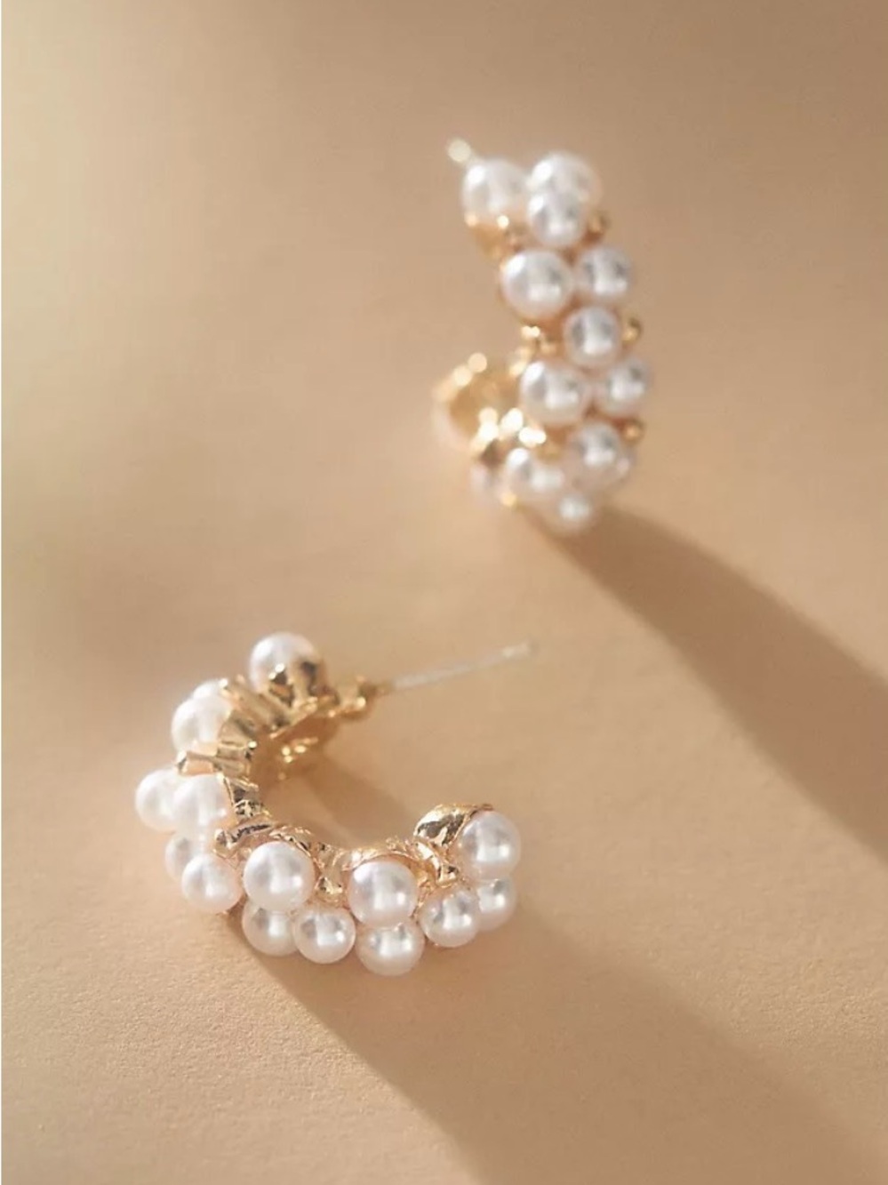 Adina Eden Scattered Multi-Pearl Open Hoop Earrings